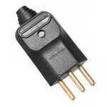 Plugue Macho 2P+T 10A 180° Preto Encaixe Firme MarGirius